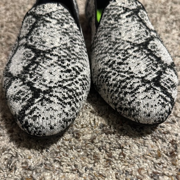 Rothy’s Snakeskin Patterned Loafers - Picture 7 of 8
